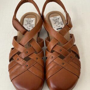 Clarks Elizabelle Brown Leather Strappy Comfort Fisherman Sandals ~ Women's 11M